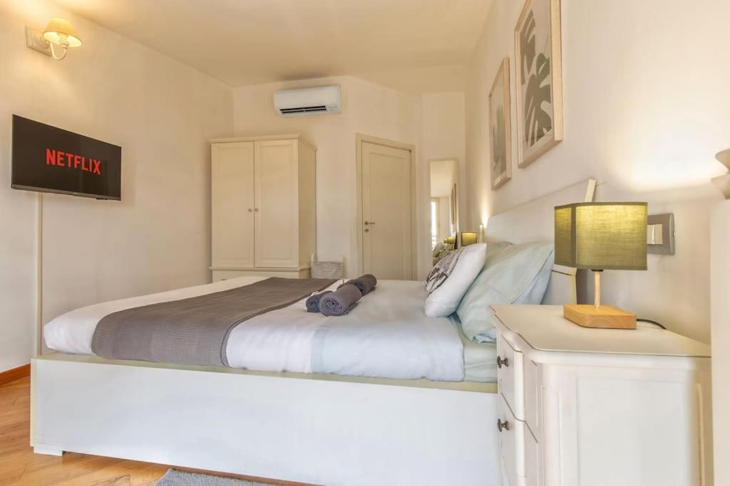 Unique & Strategic Flat, 50M From M4 Station Apartment Milan Bagian luar foto