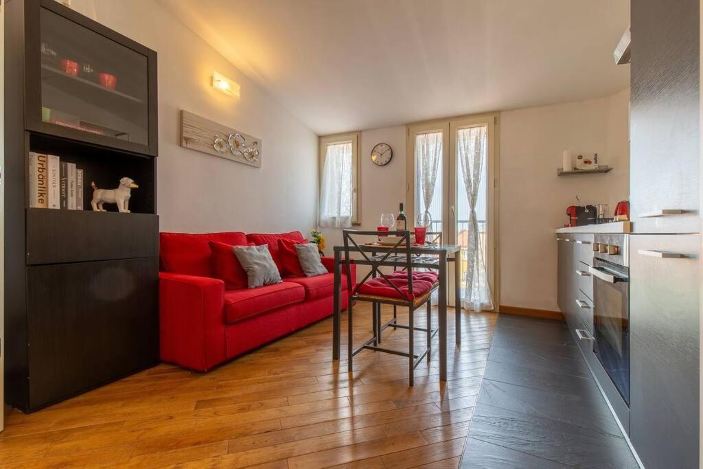 Unique & Strategic Flat, 50M From M4 Station Apartment Milan Bagian luar foto