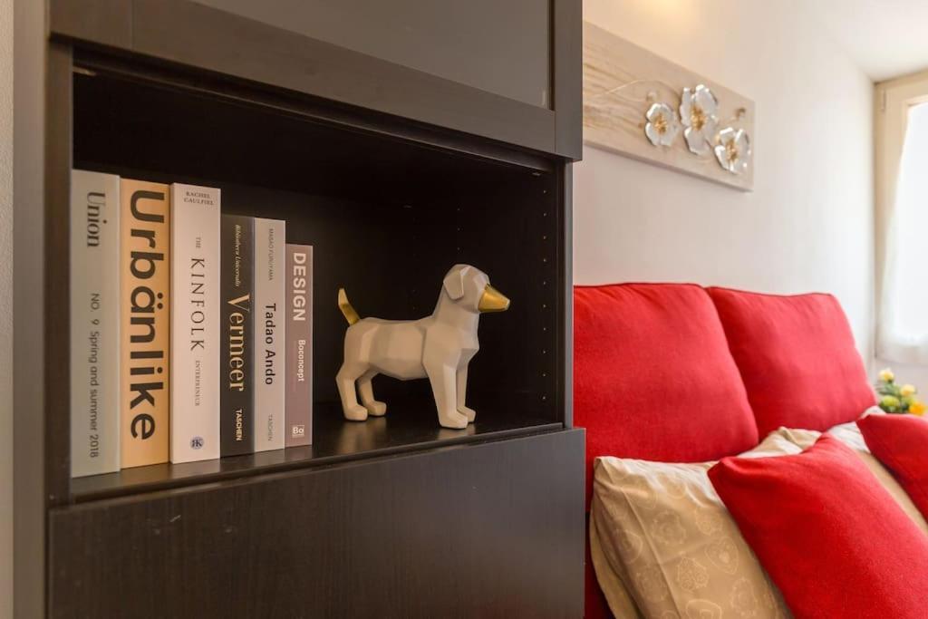 Unique & Strategic Flat, 50M From M4 Station Apartment Milan Bagian luar foto