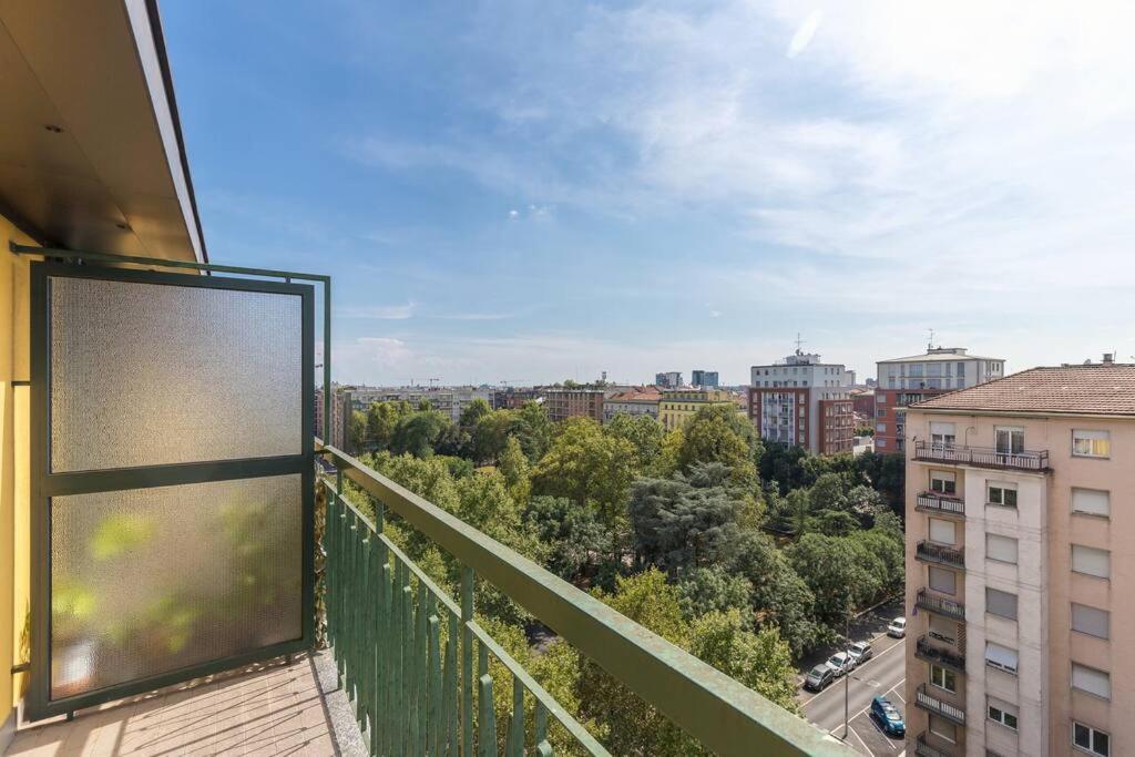 Unique & Strategic Flat, 50M From M4 Station Apartment Milan Bagian luar foto