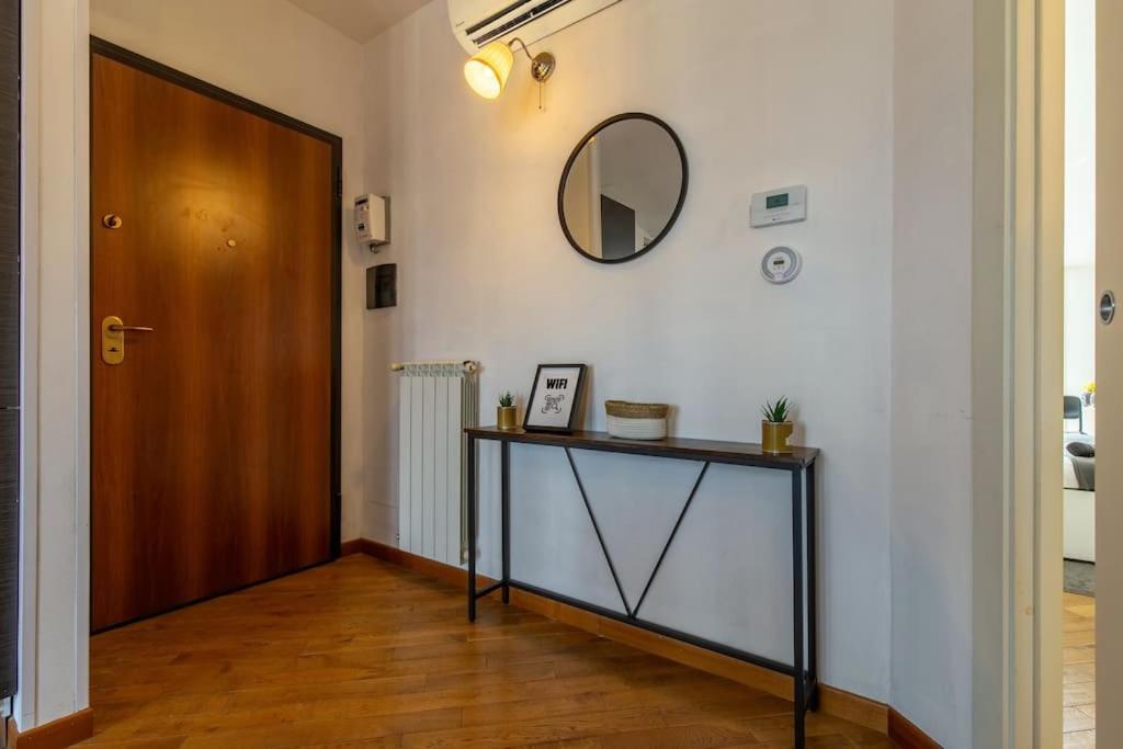 Unique & Strategic Flat, 50M From M4 Station Apartment Milan Bagian luar foto